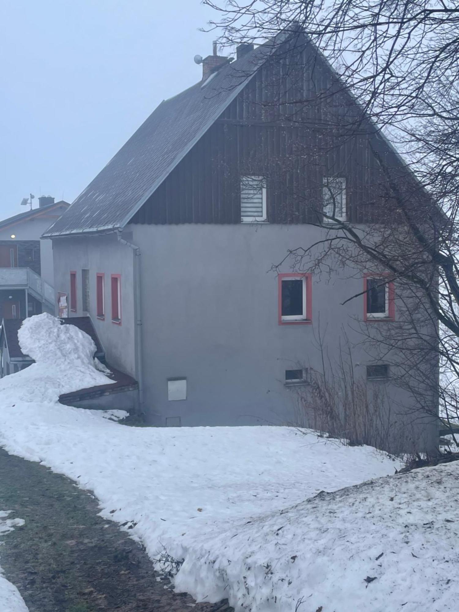 Villa Chata Na Rozcesti Loučná pod Klínovcem Exterior foto